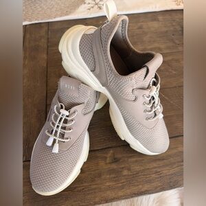 Steve Madden Myles Sneakers-Size 11